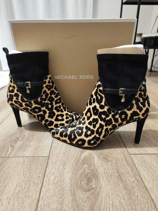 Ghete Michael Kors noi, marimea 40