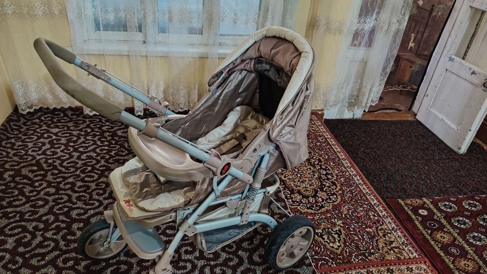 Болалар коляскаси сотилади
