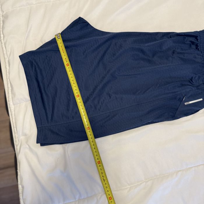 Vand pantaloni scurti  sport