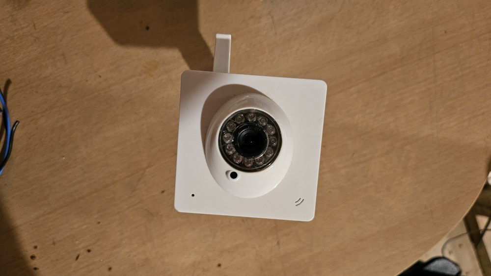 Camera iP alba veche