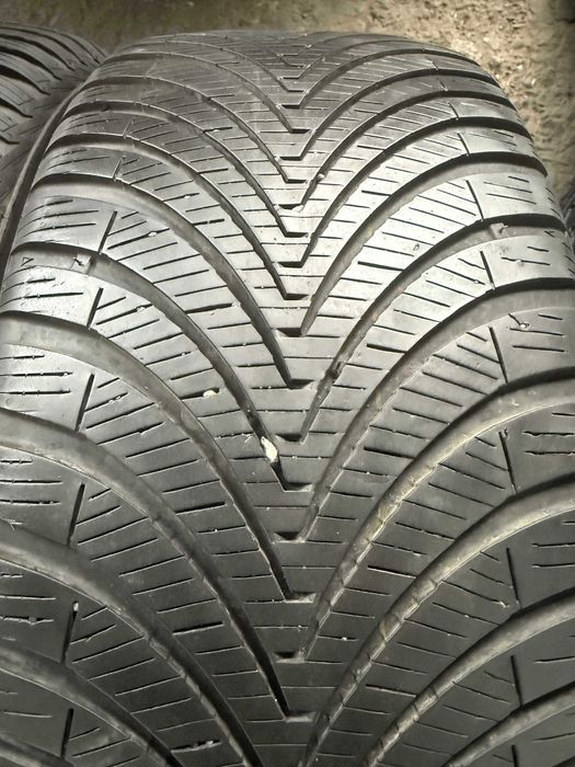 2x Anvelope All Season 225/40 r18 M+S - Kumho Solus 4S HA32