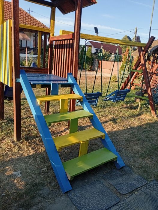 Topogan cu leagăne
