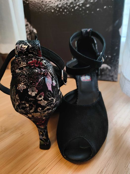 Pantofi dans sportiv latino, mărimea 37