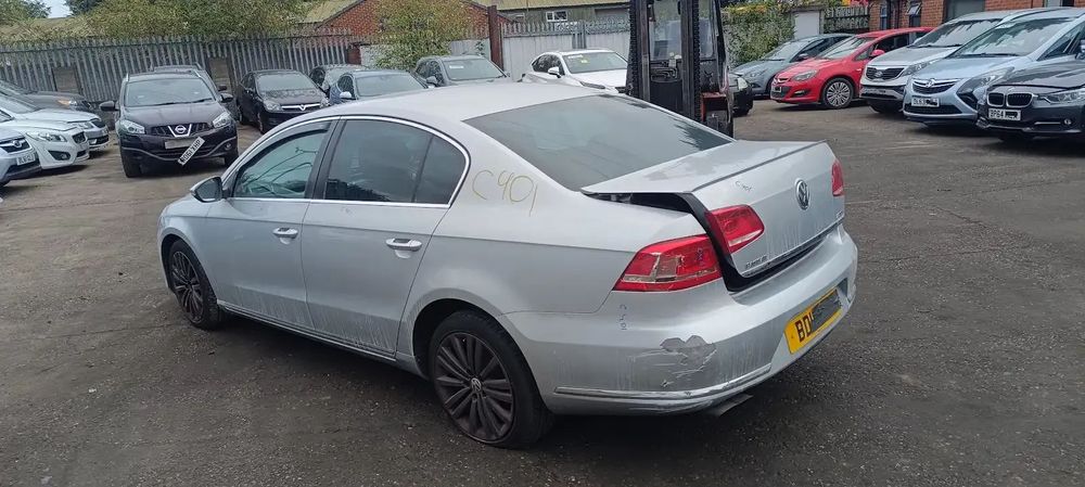 Dezmembrari / Dezmembrez Volkswagen Passat B7 2.0 CFFB cutie viteze manuală cod culoare LA7W