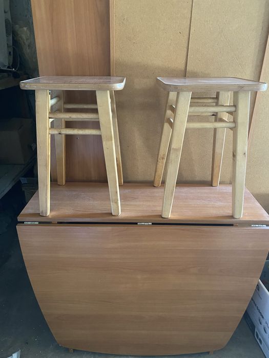 Стол раскладывающийся+стулья