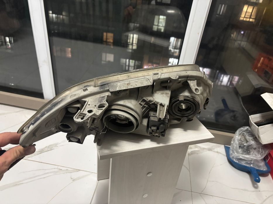 фара левый тайота каролла праб