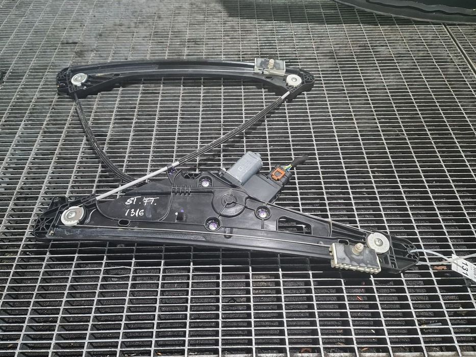 Macara stanga fata Peugeot 3008 II 2016 - 2020 SUV 4 Usi (1316)