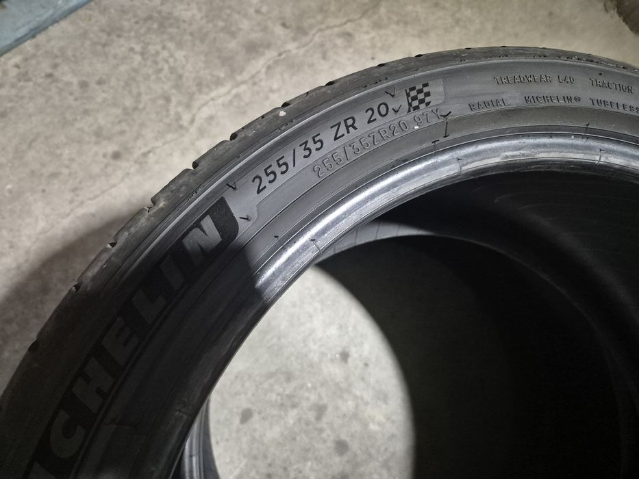 2бр. 255/35/20 летни гуми Michelin Pilot Sport всесезонни зимни