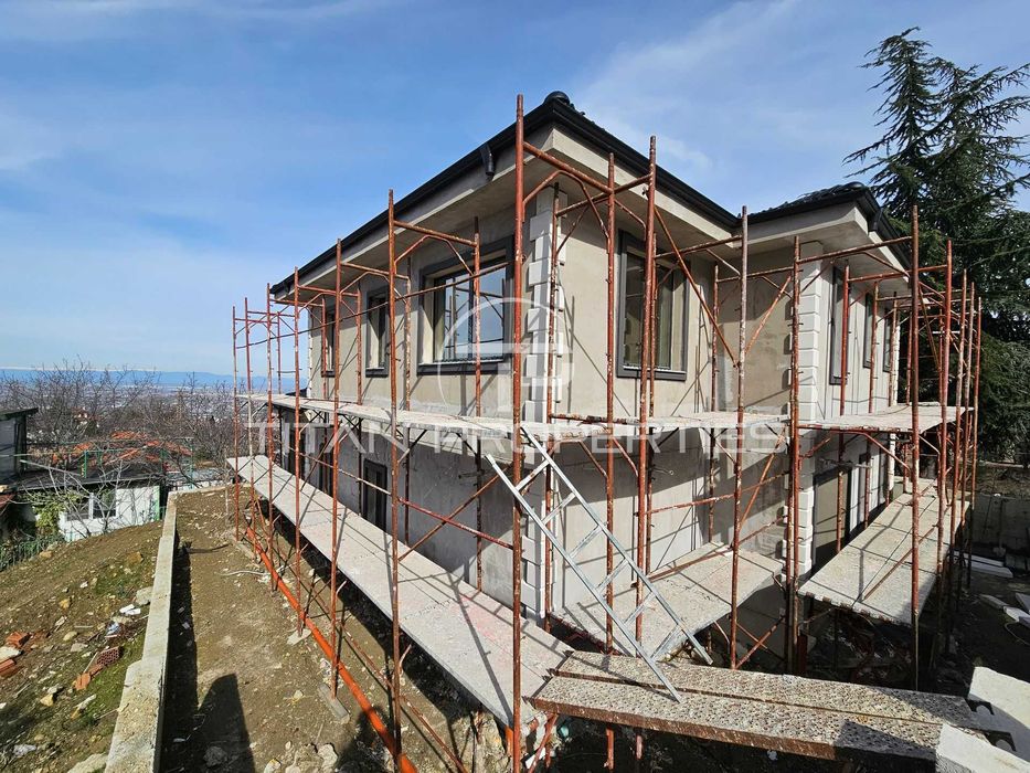 Продава се Къща в с. Марково, Област Пловдив - 250 кв.м за 714 €/кв.м - Снимка #1