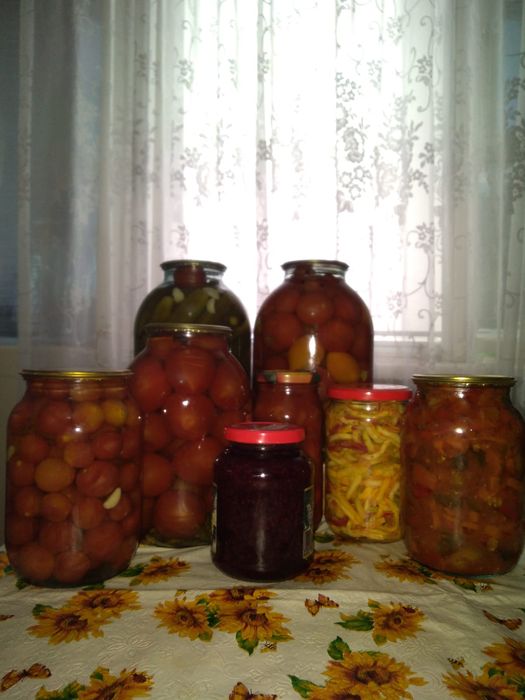 Соленые огурцы помидоры