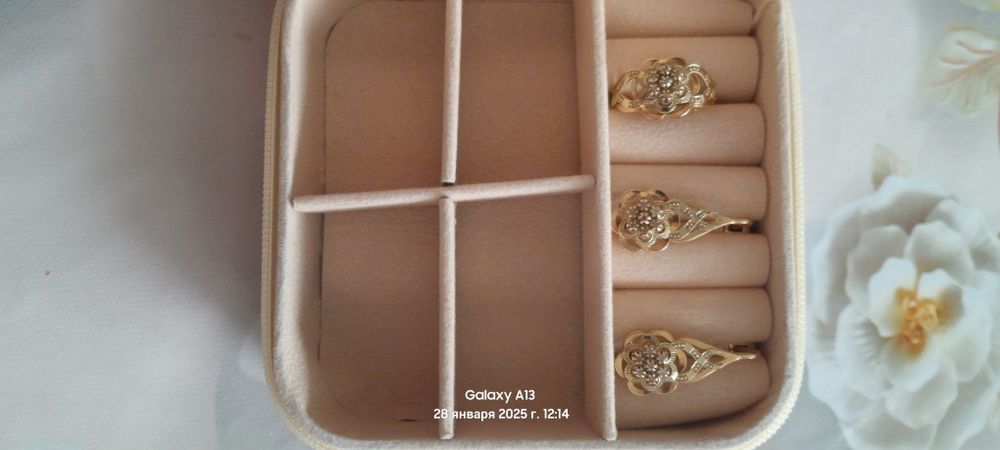 Продам золотой комплект 275000т