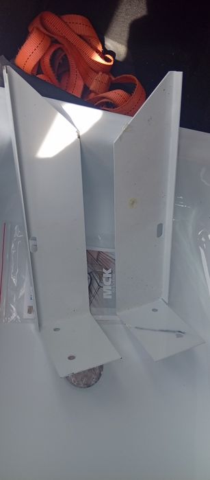 Металлическая раковина с креплением