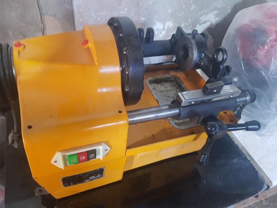 Резьбонарезной станок