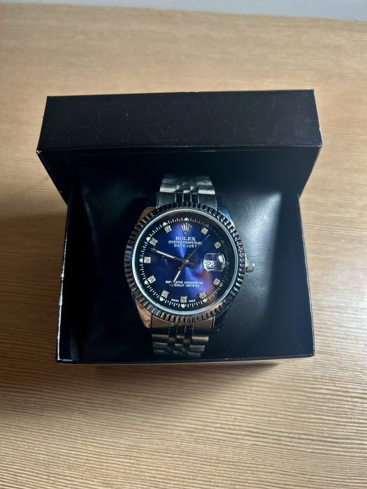 продается новый ролекс часы