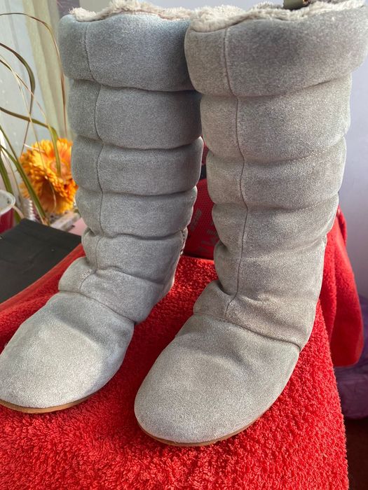 Vând cisme adidas originale