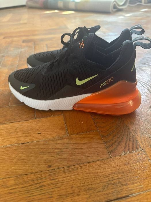 Adidași Nike Air Max 270 în stare foarte bună