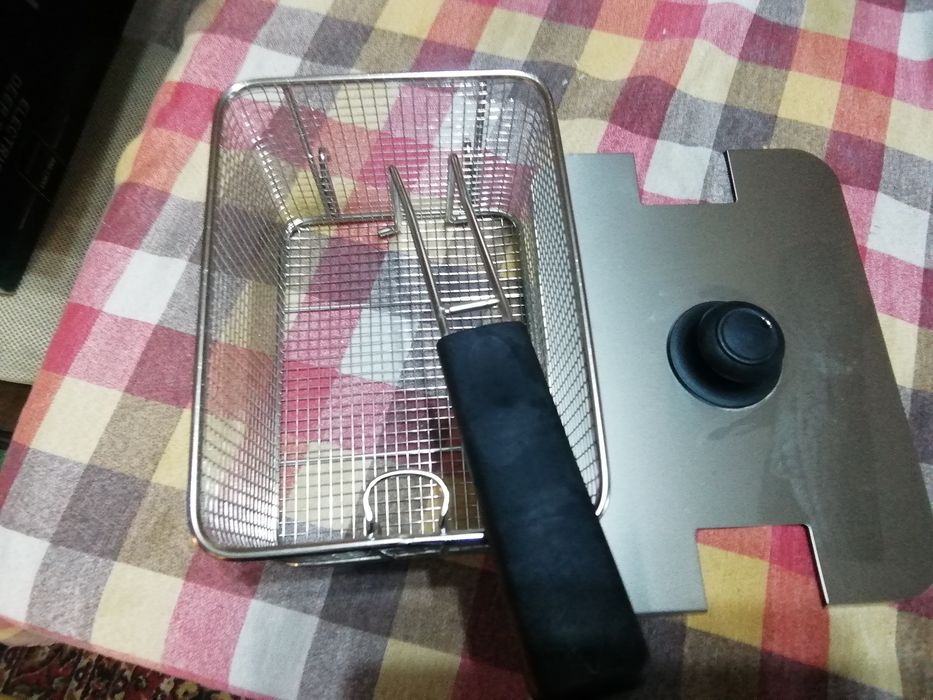 Фритюрник почти нов.