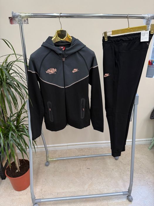 Trening Nike Tech Fleece Syna World