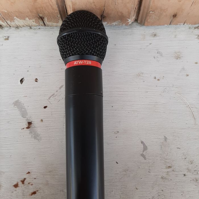 Behringer x18,Audio Technica ATW T 28 ,Microfon LMBGM wireless