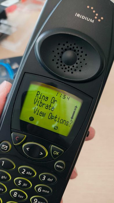 Motorola 9500 Iridium - Сателитен и GSM телефон 2в1