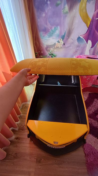 Детская кровать машинка