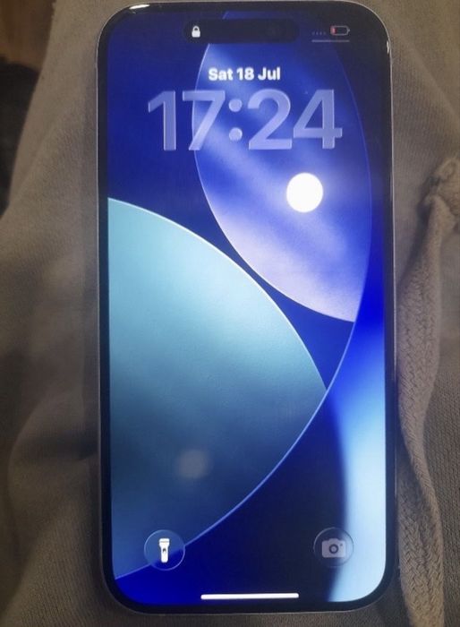 iPhone 15 simplu