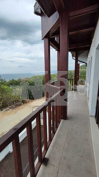 Продава се Къща в Добрич, Автогара - 160 кв.м за 1657 €/кв.м - Снимка #8