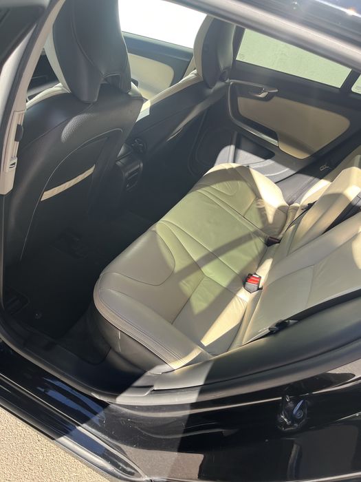 Volvo v60 R design  2.0tdi 5 cilindri Made in sweden