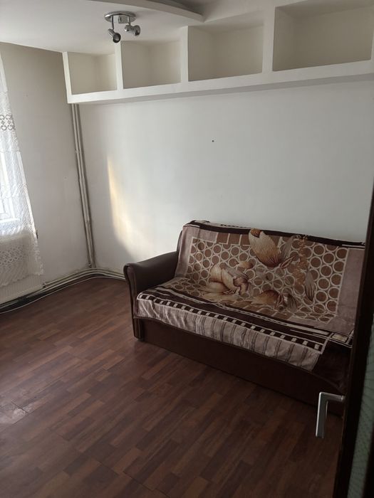 Inchiriez apartament