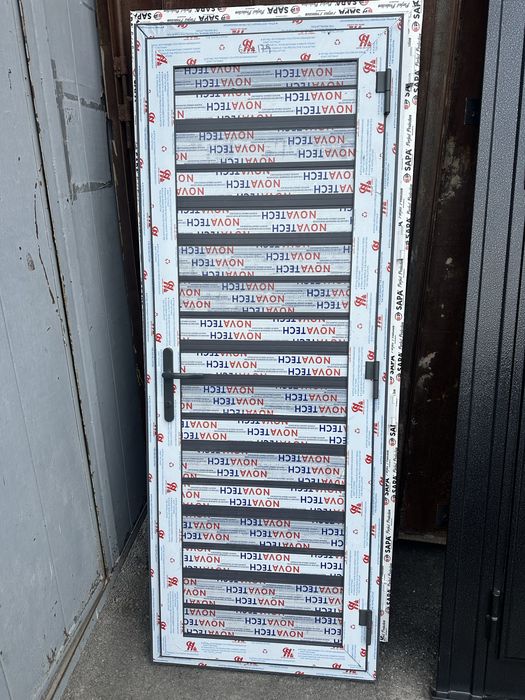 Пластиковые двери есик