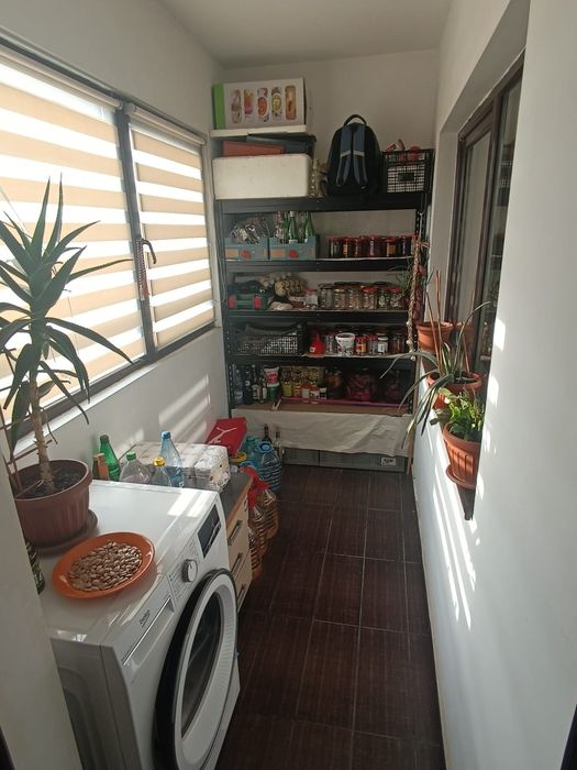 Vand apartament 2 camere Cristalului