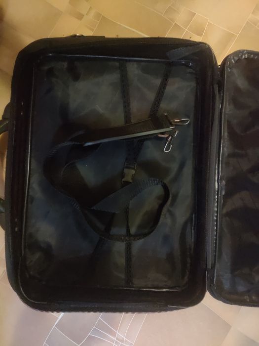 Кейс для ноутбука