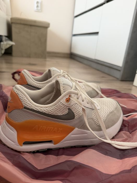 Оригинални маратонки Nike Air Max SYSTM 39 размер