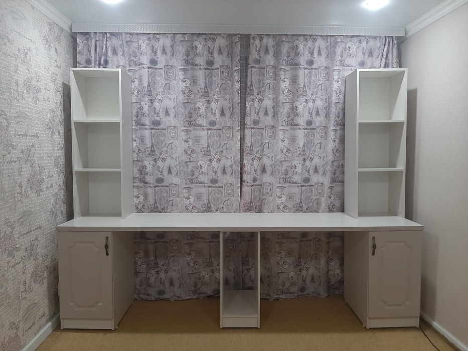 Продам шкаф и стол