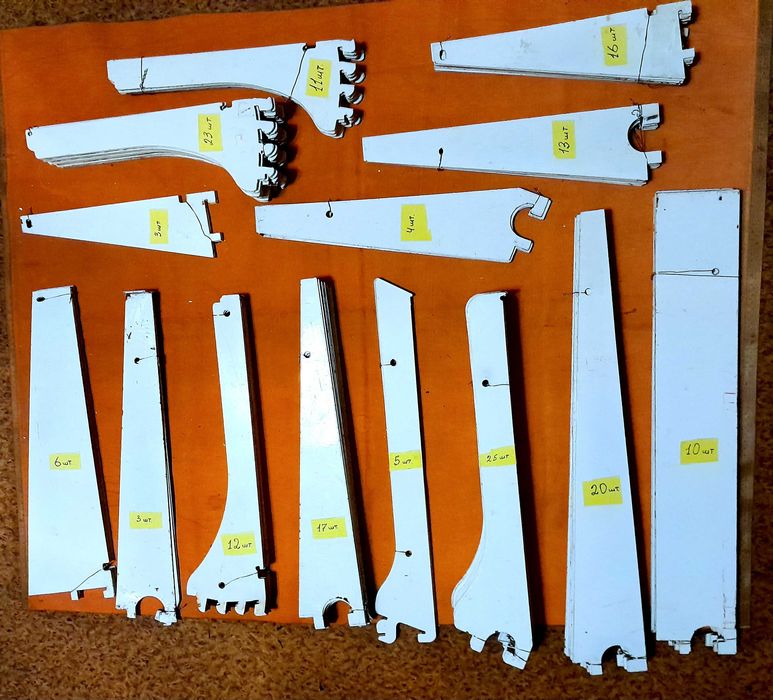 Кронштейны заводские, для стеллажей и полок, новые. Кол-во - 150 шт.