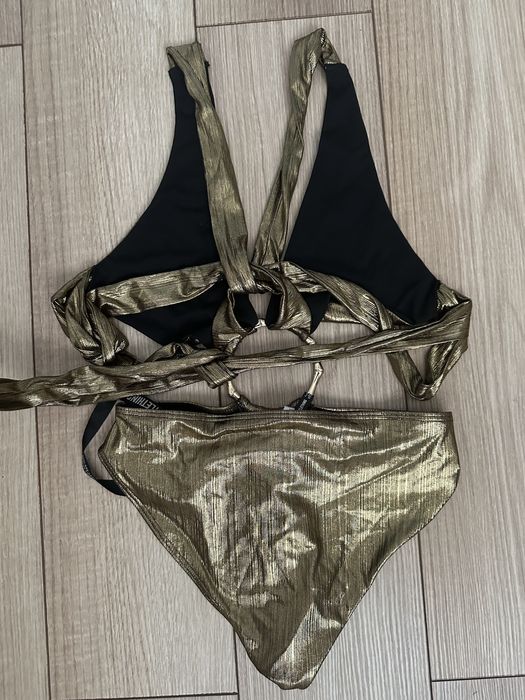 Costum de baie intreg