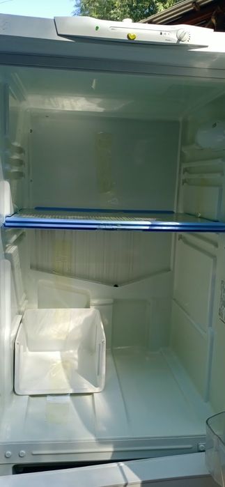 Холодильник продам срочно