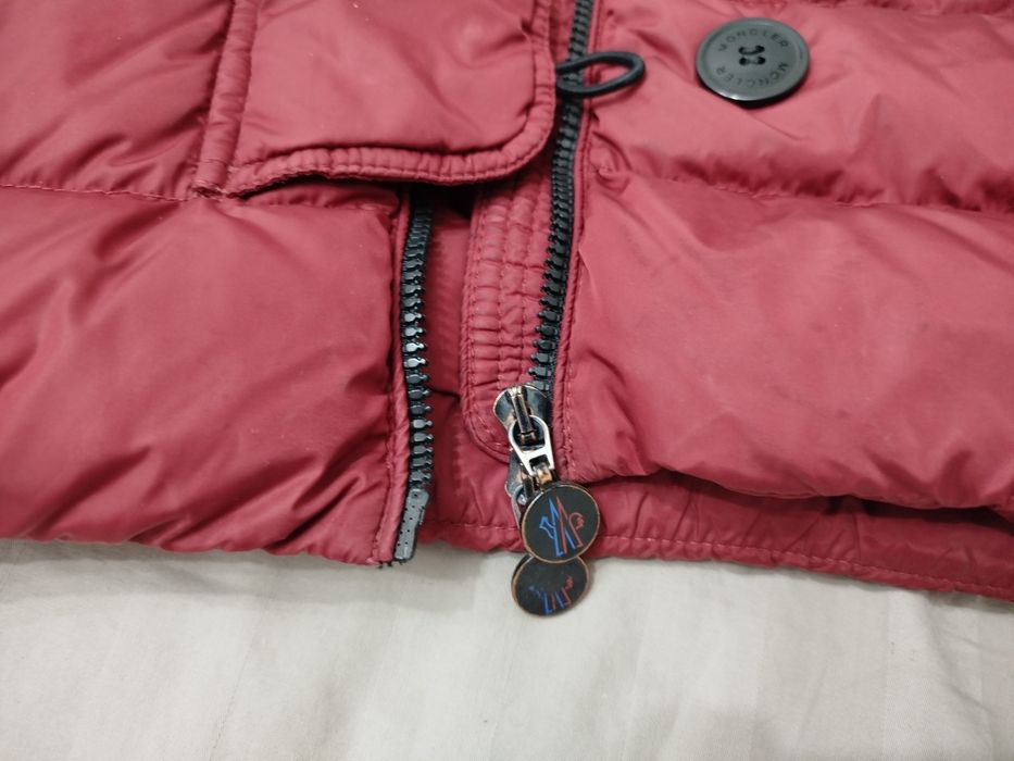 Женская куртка от бренда Moncler