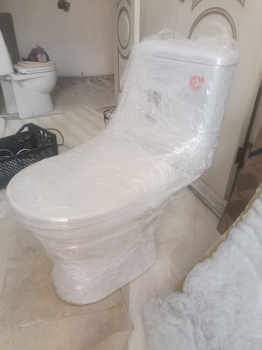 Унитаз в туалет для строительства