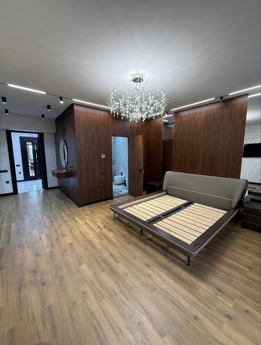 СРОЧНО ! 4/4/6 м. айбек Просторная и светлая квартира