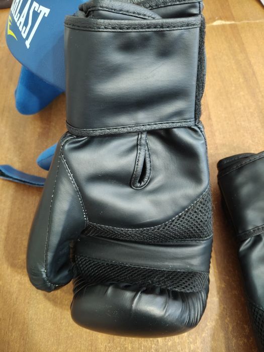 Перчатки боксёрские