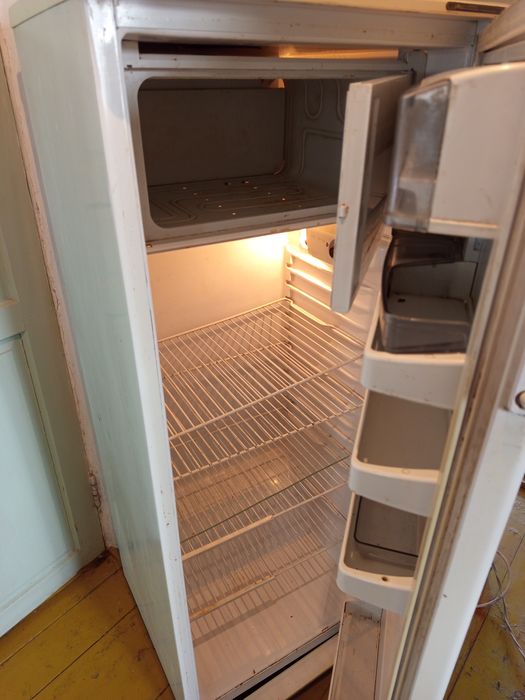 Продам холодильник "Атлант"