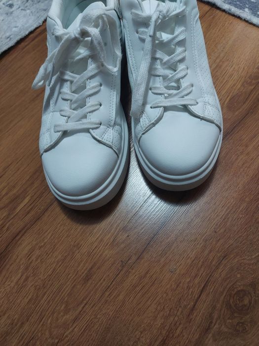 Дамски кожени обувки