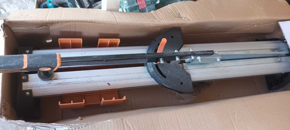 ghilotina Magnusson pentru parchet laminat si vinil