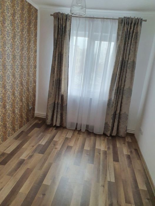 Se vinde - Apartament 3 camere