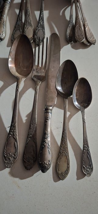 Vand set de 30 bucăți tacâmuri argint