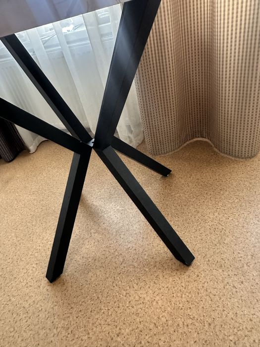 Стол круглый 80 на 80 см