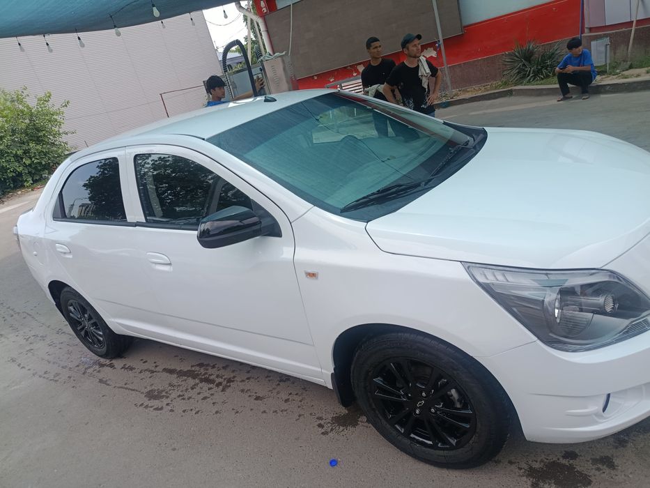 Chevrolet kobalt 2025 midnayt