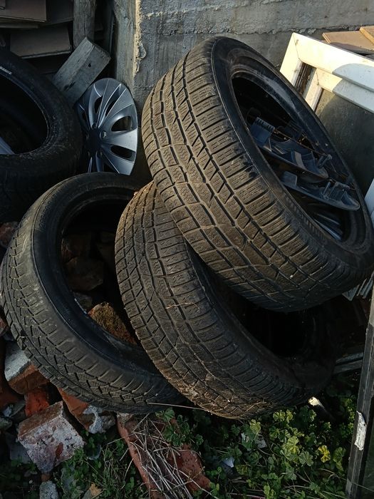 Vând 3 cauciucuri 2005 50 R17