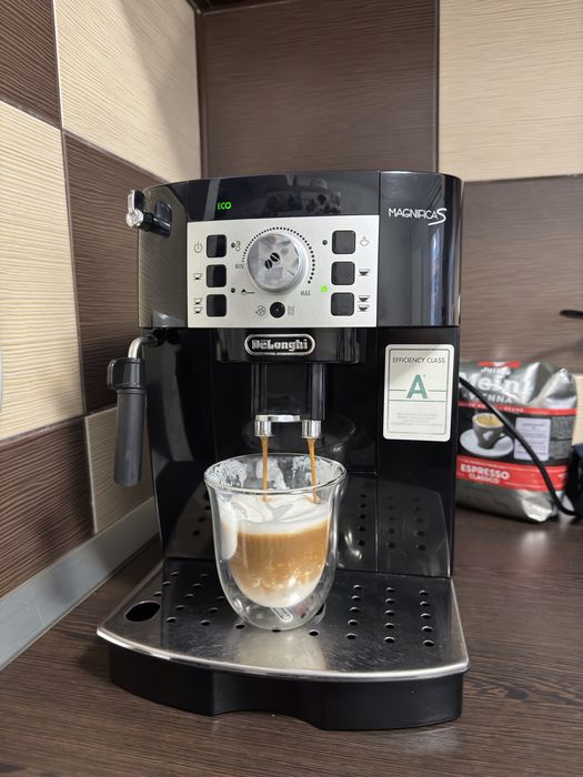 DeLonghi  Magnifica S  espressor expresor cafea